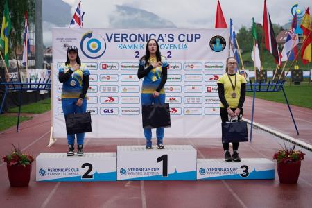 Žana Pintarič – 3. mesto ukrivljeni lok mladinke